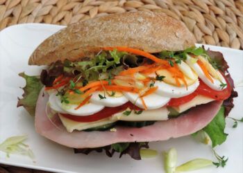 Eetdilemma: Is het geliefde ‘broodje gezond’ eigenlijk een dikmaker?”