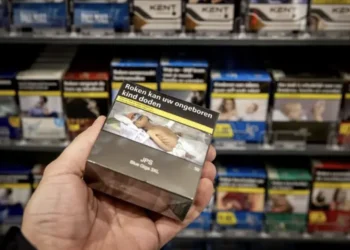 WTF: Sigarettenprijzen wéér veel duurder gemaakt! (zoveel betaal je nu)