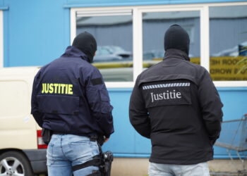 Politie schiet na dreigende situatie in Groningen: 24-jarige vrouw overleden