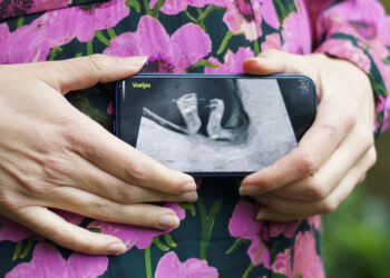 FOTO: Voormalig GTST-Ster deelt blijde verwachting van eerste kind