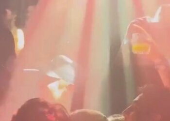 Video: Max Verstappen en Lando Norris zetten bloemetjes buiten in stripclub