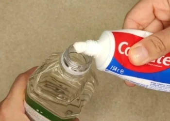 Ze mixt tandpasta met natuurazijn – de reden? Dit ga ik vandaag nog proberen