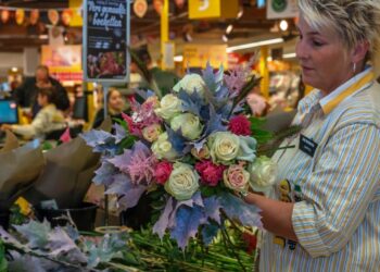 Om deze reden is een bos bloemen in de supermarkt 3 keer zo goedkoop..